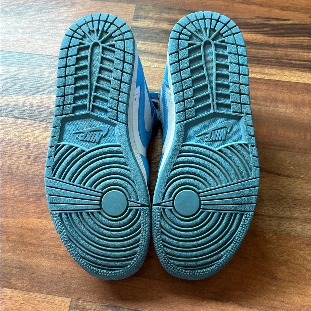 unc Jordan 1s - Picture 4 of 6